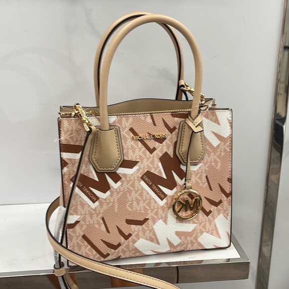 Michael Kors Mercer Medium Leather Messenger Buff Multi - Picture 4 of 16